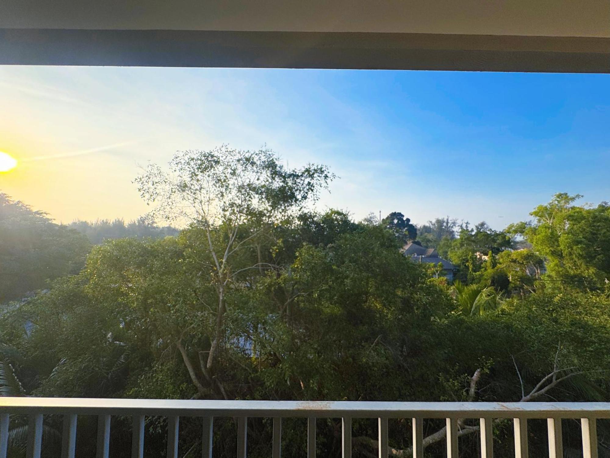 Digital Nomad Home Away With Pool & Gym Nai Yang Beach Exteriör bild