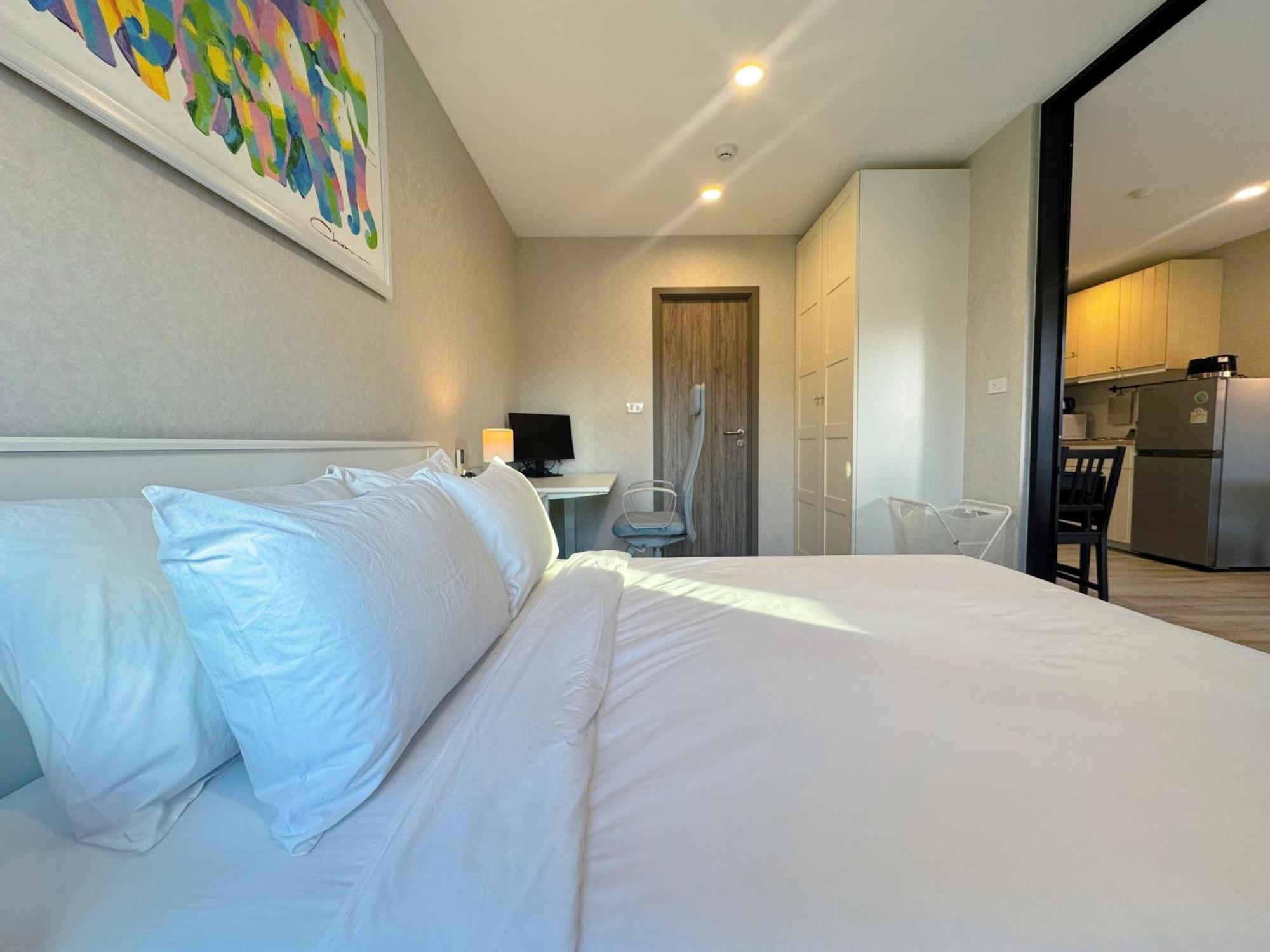 Digital Nomad Home Away With Pool & Gym Nai Yang Beach Exteriör bild